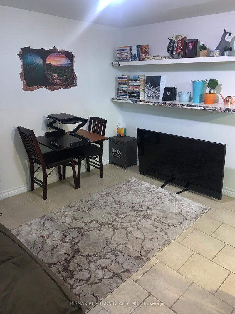 Lower - 58 Finch Avenue E