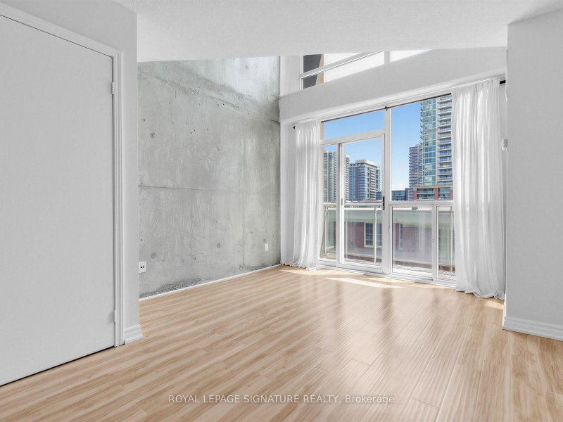 438 - 1029 King Street W