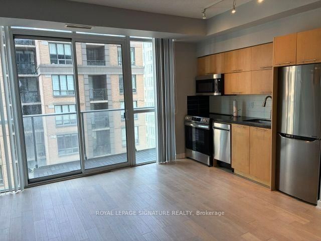 1307 - 126 Simcoe Street
