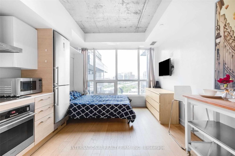 home for lease on 932-1030 King Street W