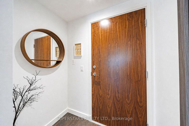 810 - 27 McMahon Drive