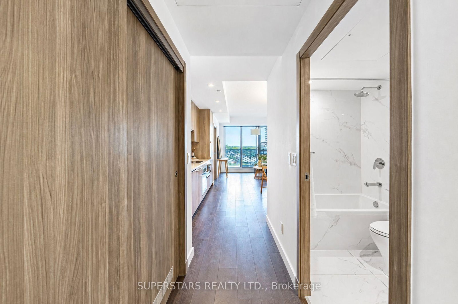 27 McMahon Drive • #810 • Toronto, ON photo 3