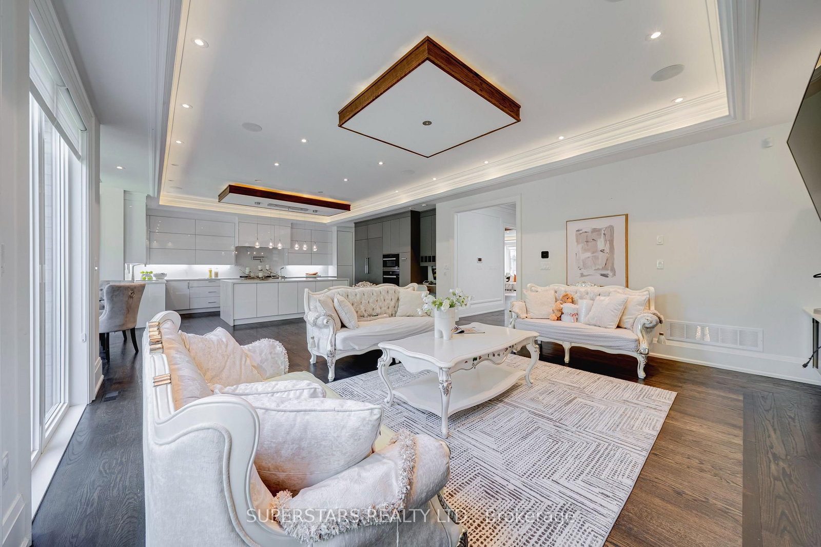 76 Bevdale Road • Toronto, ON photo 8