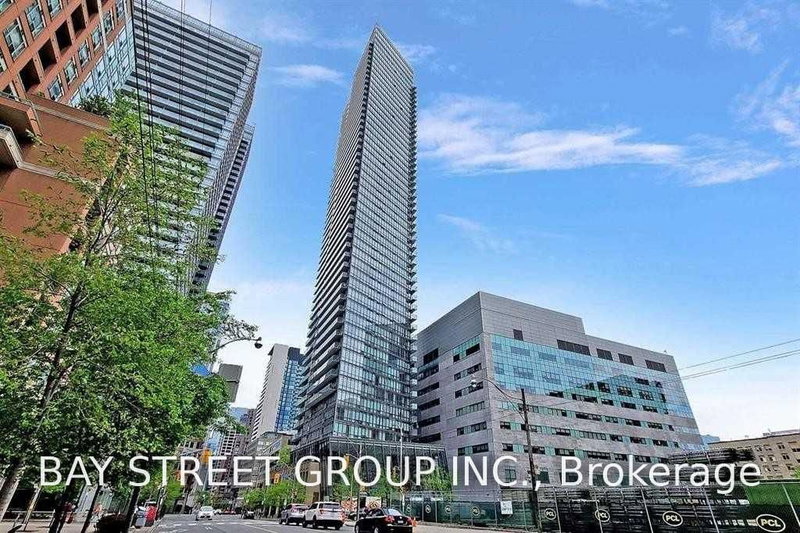 214 - 832 Bay Street