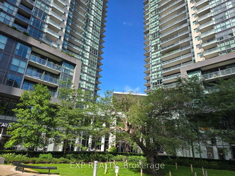 3715 - 5168 Yonge Street
