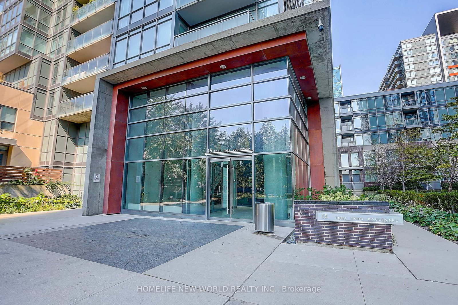 Listing Image 4