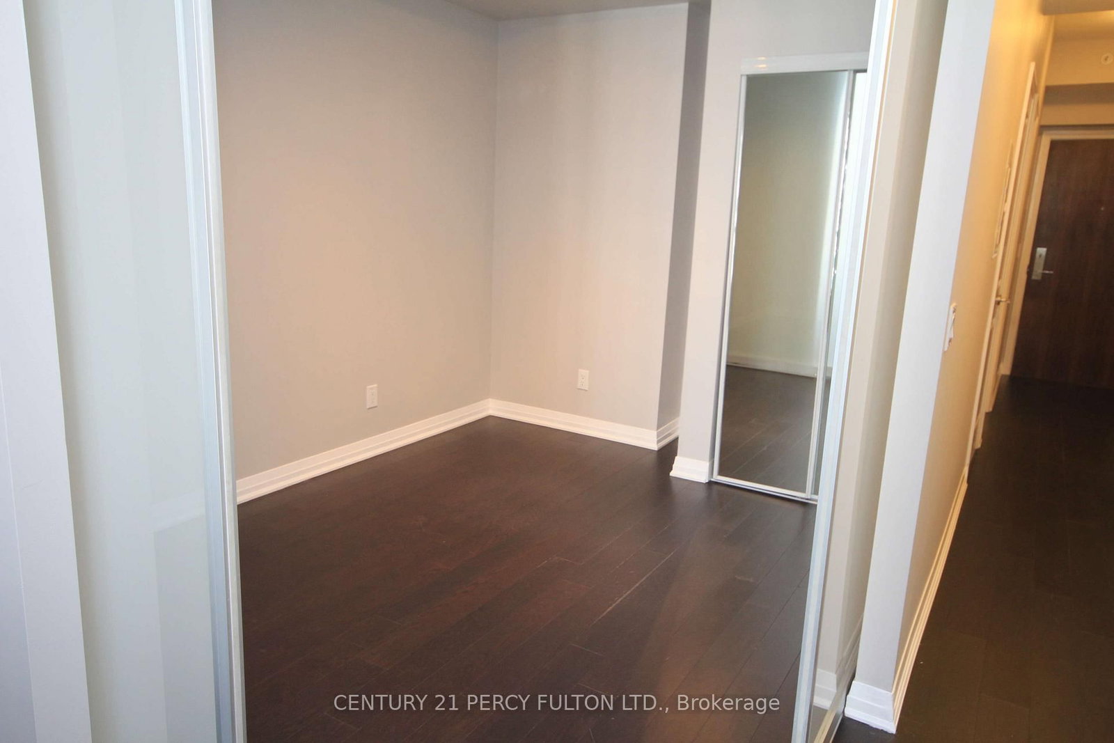 Condo for lease at 904-8 Mercer Street, Toronto, Ontario, M5V 0C4 - Waterfront Communities C1 - MLS: C13629596