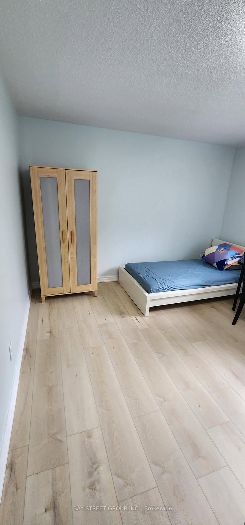 Room1 - 45 PINEWAY Boulevard