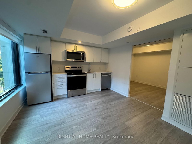 326 - 3 Strathgowan Avenue