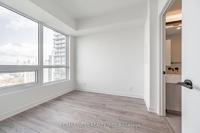 2601 - 108 Peter Street