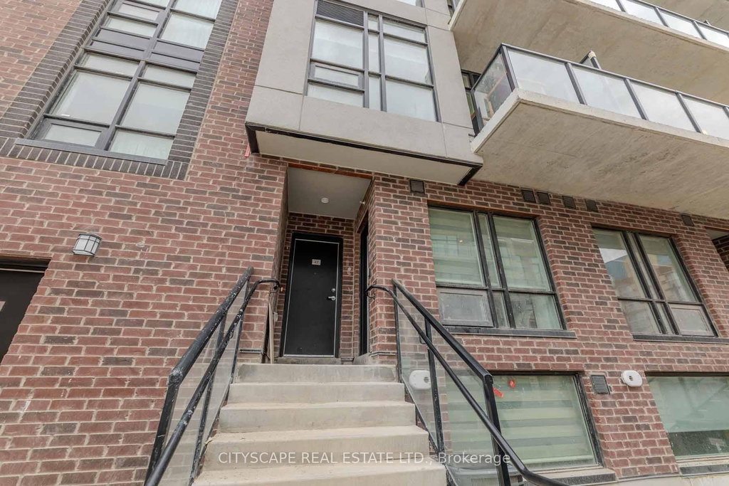 46 - 871 Sheppard Avenue W 5