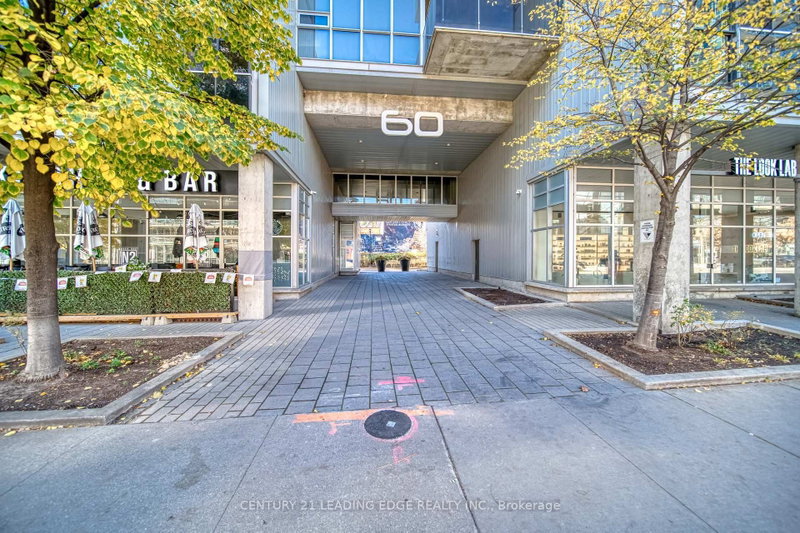 306 - 60 Bathurst Street