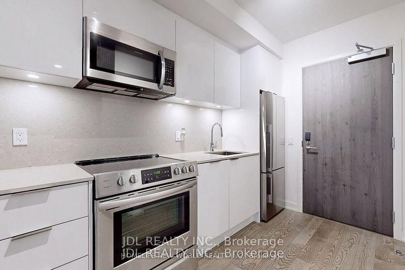 408 - 25 Richmond Street E
