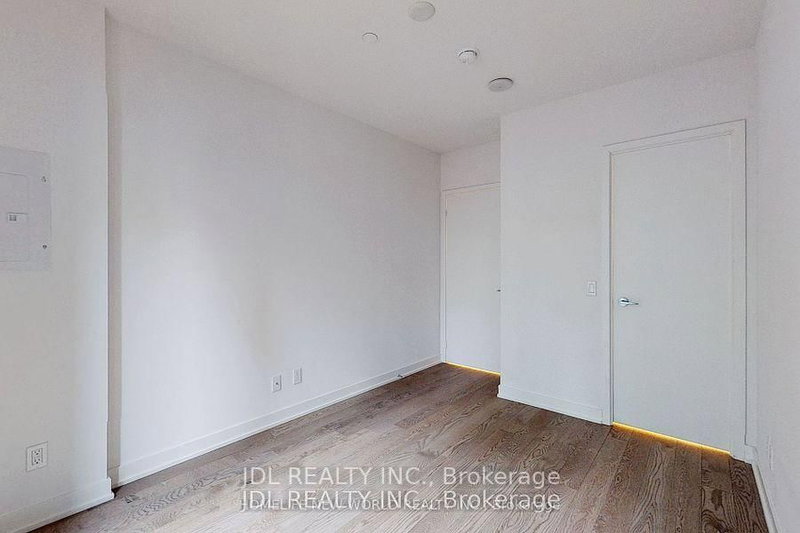 408 - 25 Richmond Street E