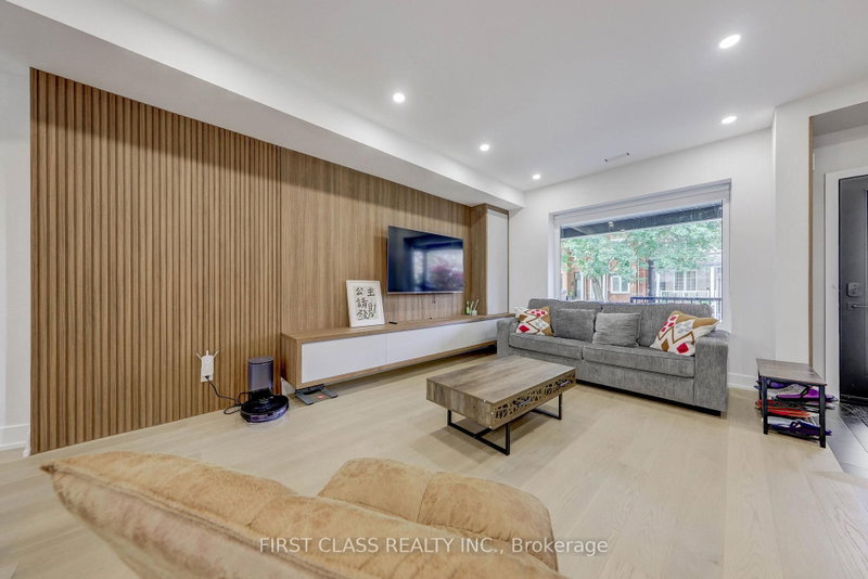 Main - 431 Roxton Road