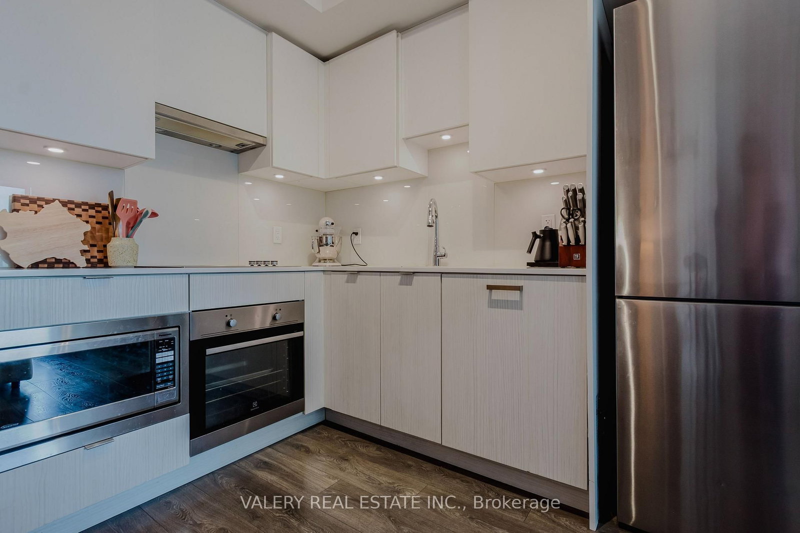 712-195 Redpath Ave, Toronto, view 10