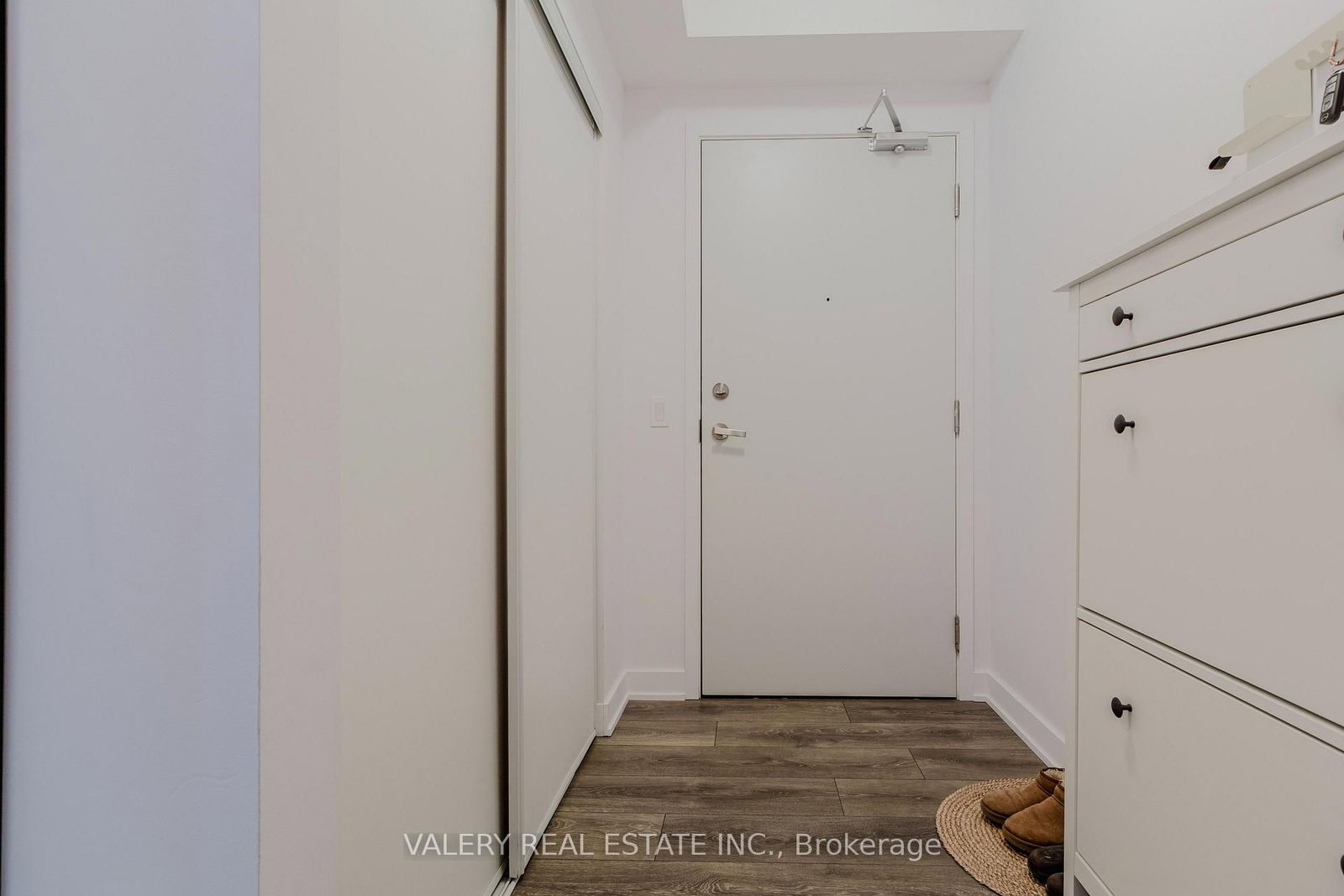 712-195 Redpath Ave, Toronto, view 19