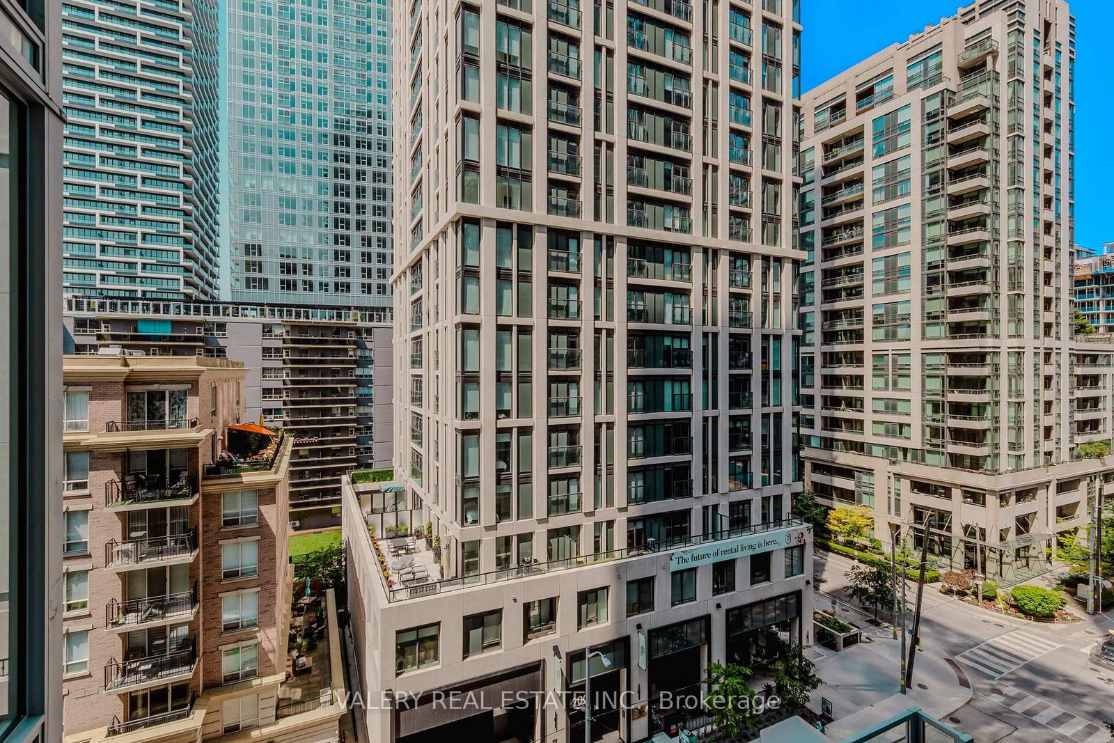 712-195 Redpath Ave, Toronto, view 24