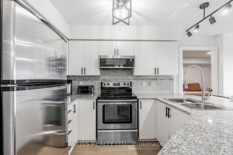 609 - 872 Sheppard Avenue W