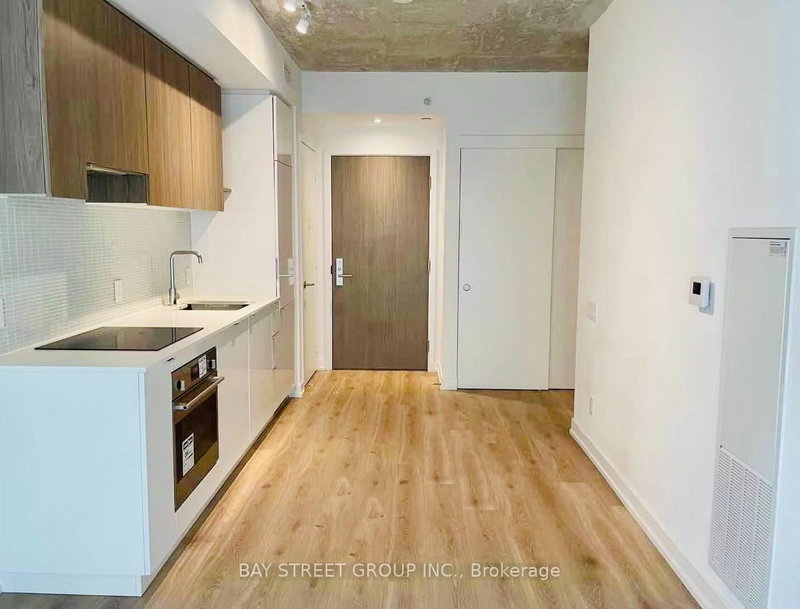 320 - 161 Roehampton Avenue