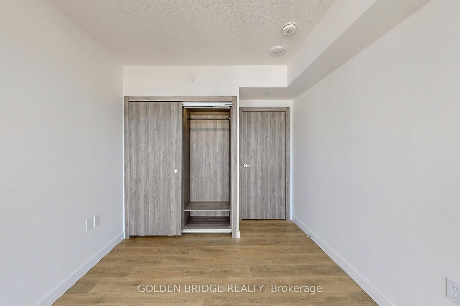 38 Widmer Toronto,ON M5V 0P7 — Photo 17