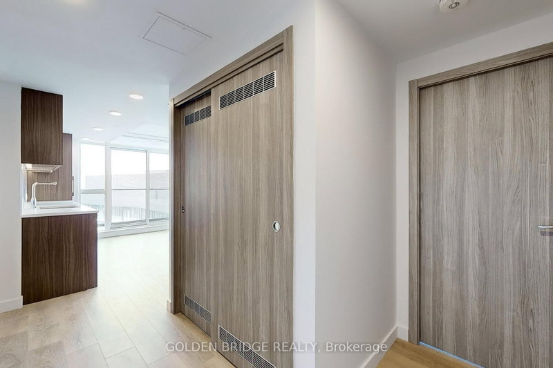 38 Widmer Toronto,ON M5V 0P7 — Photo 8