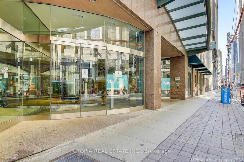 1017 - 7 King Street E