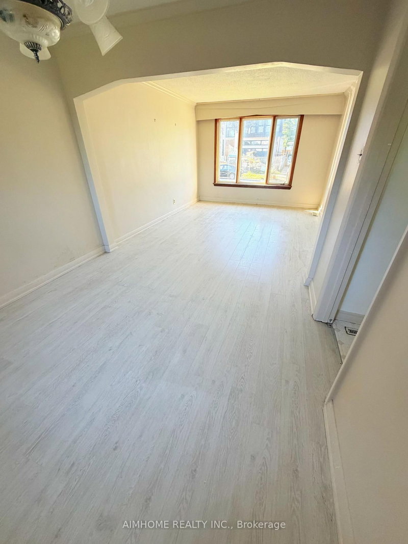 481 Hounslow Avenue