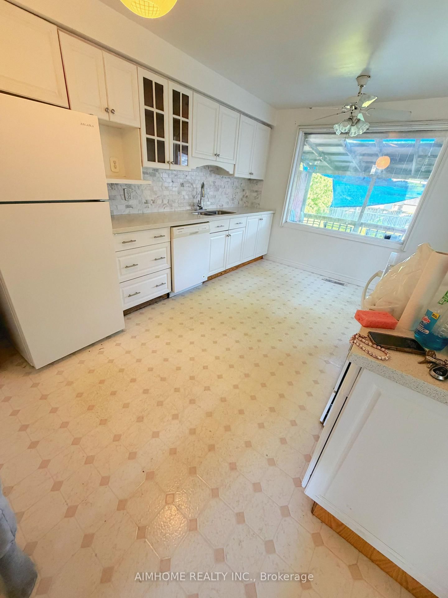 481 Hounslow Avenue, Toronto 4