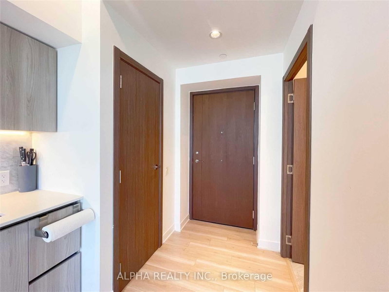 3107 - 17 Bathurst Street