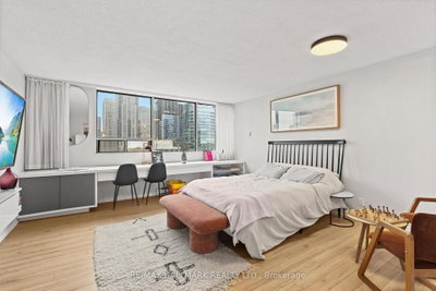 1603 - 914 Yonge Street