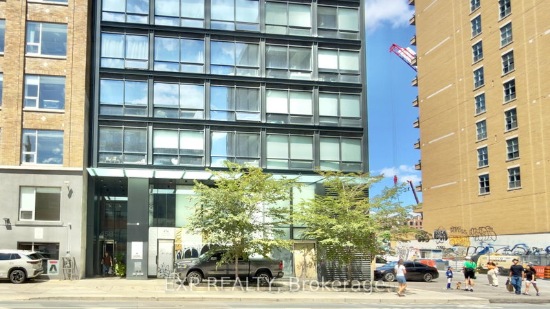 401 - 458 Richmond Street W