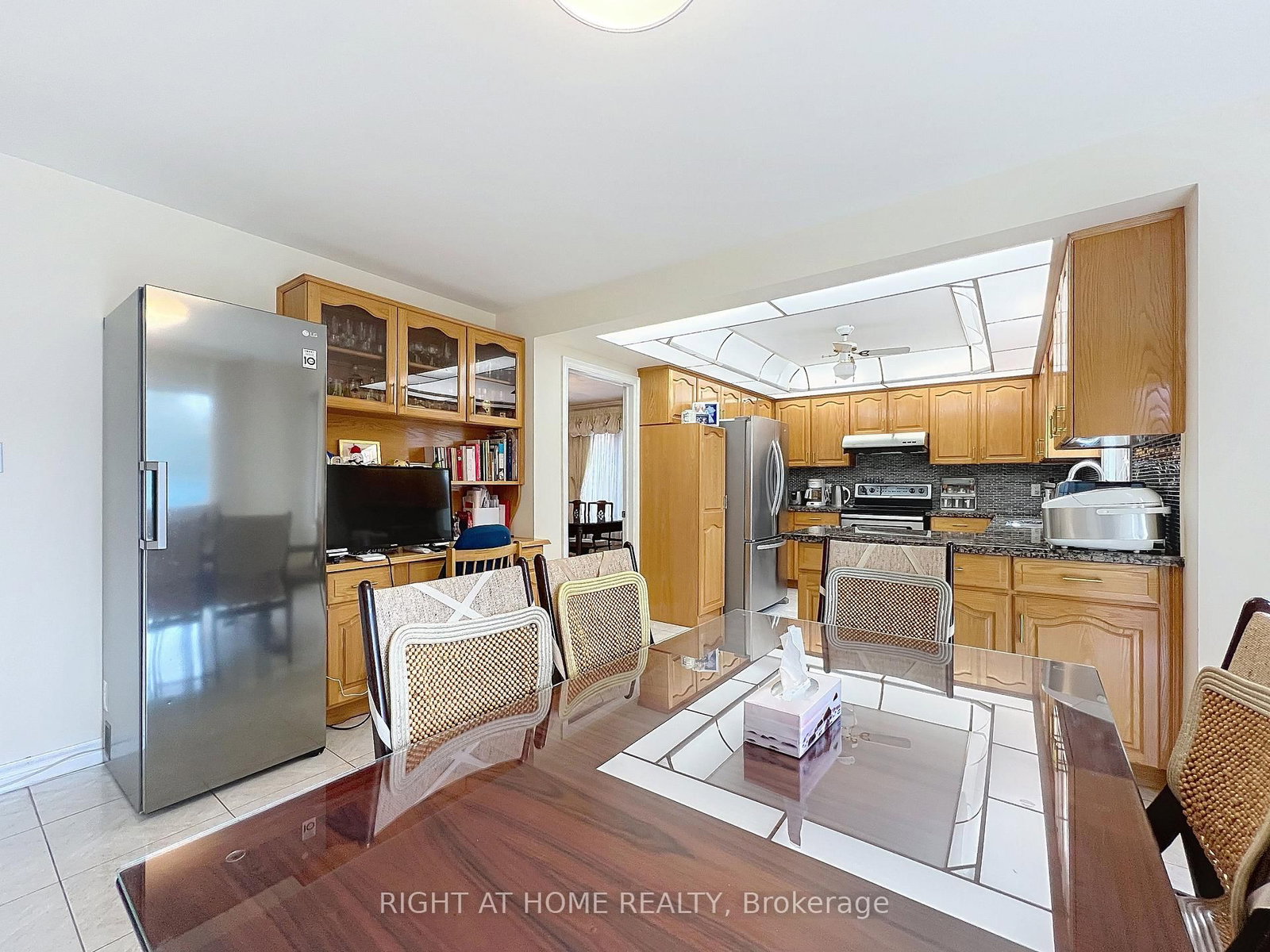 150 Holmes Avenue • Toronto, ON photo 15