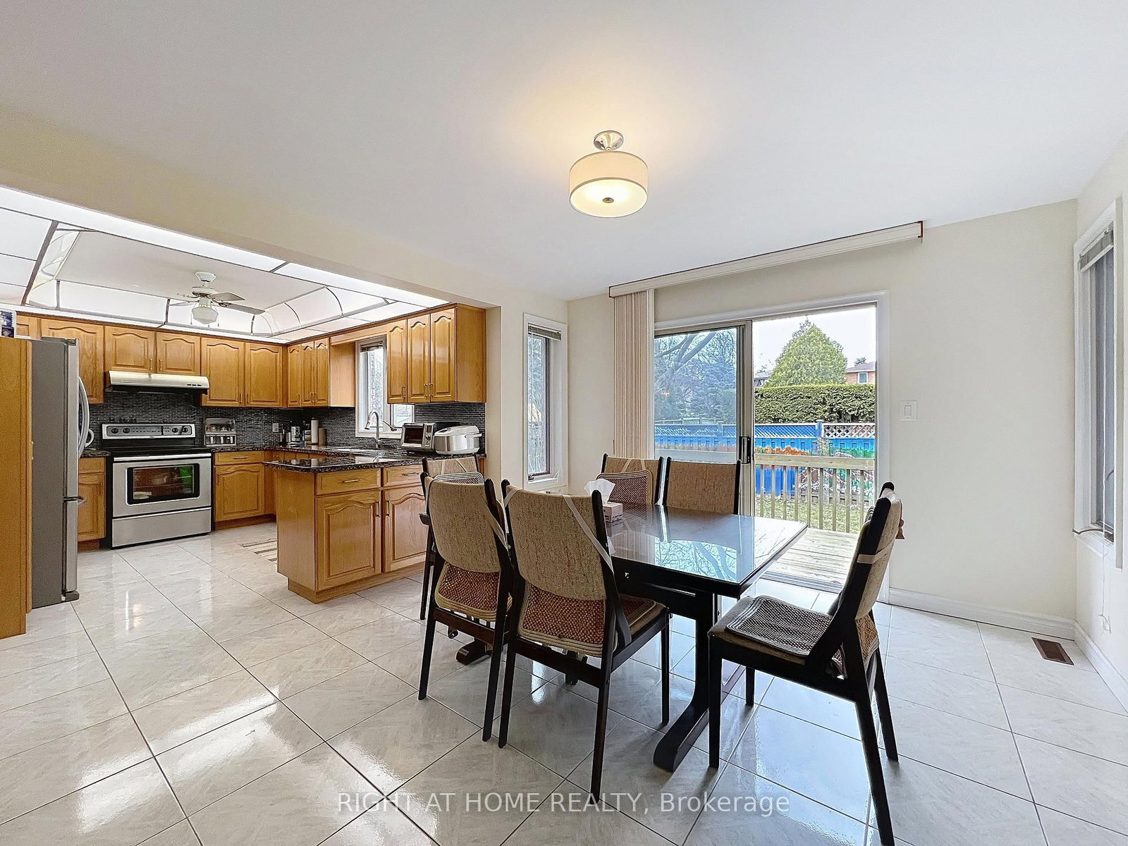 150 Holmes Avenue • Toronto, ON photo 16