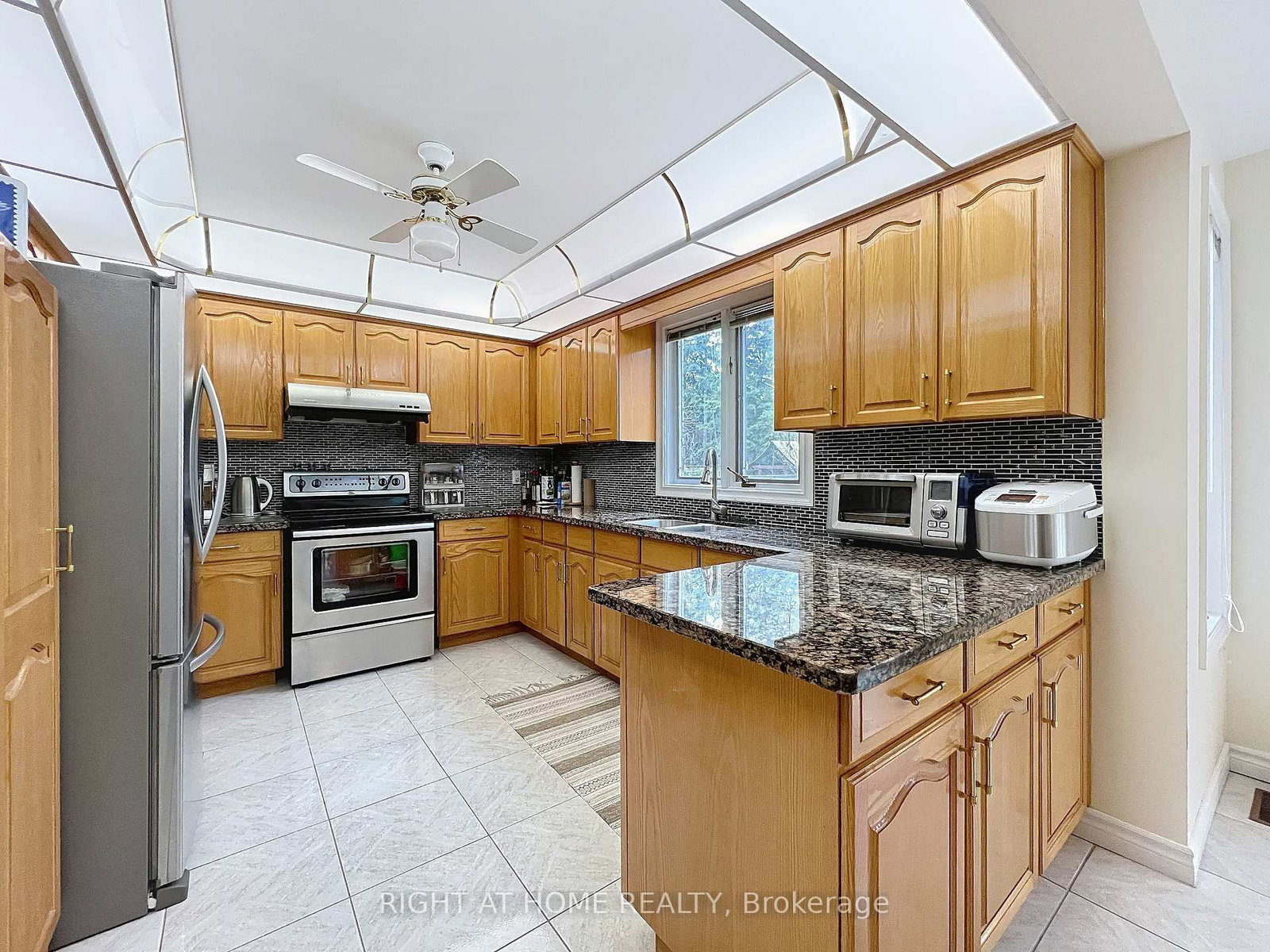 150 Holmes Avenue • Toronto, ON photo 17