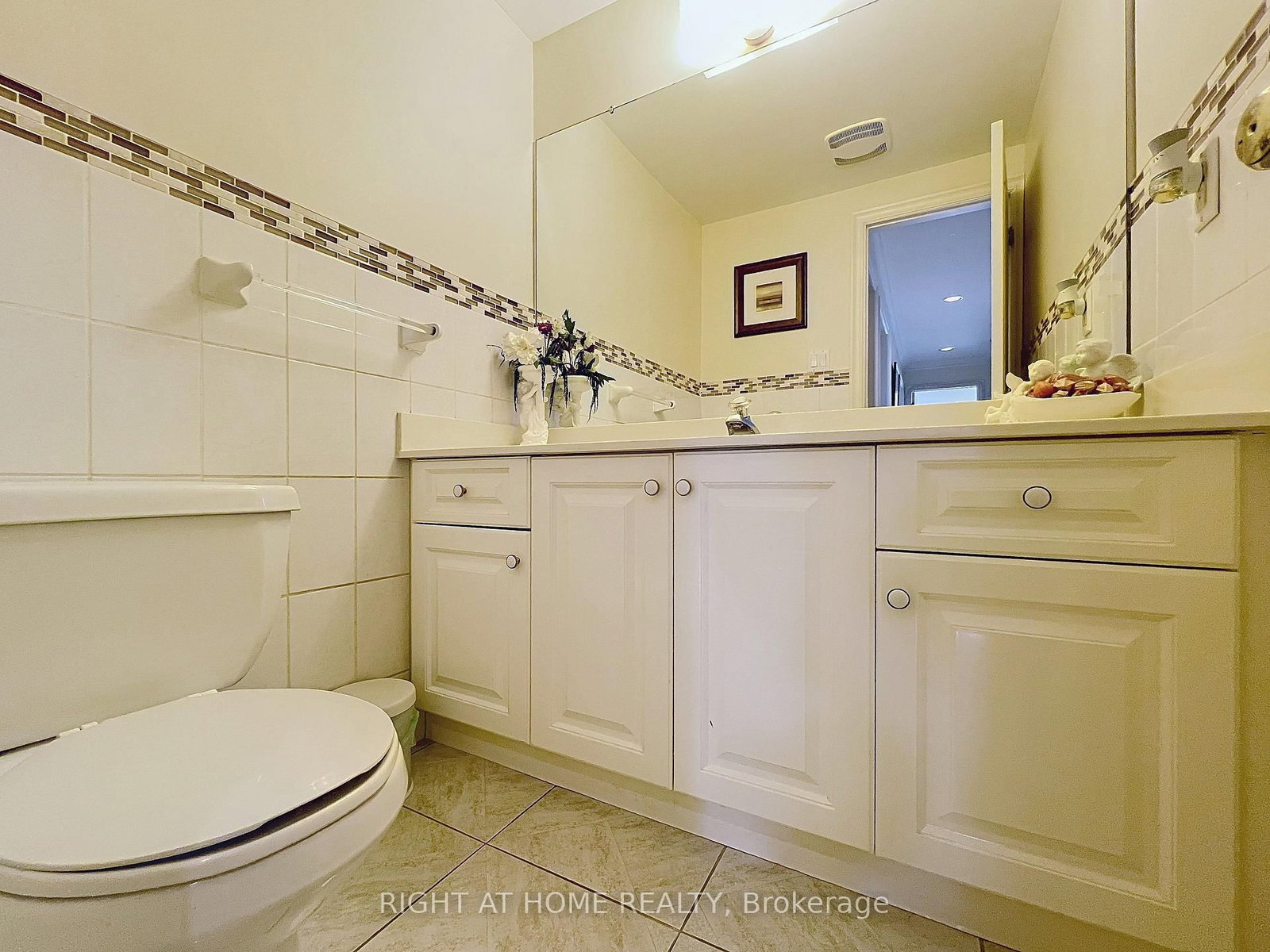 150 Holmes Avenue • Toronto, ON photo 23