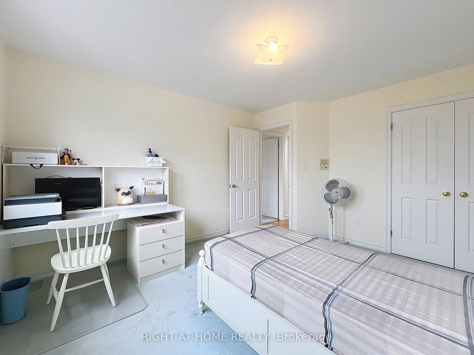 150 Holmes Avenue • Toronto, ON photo 27