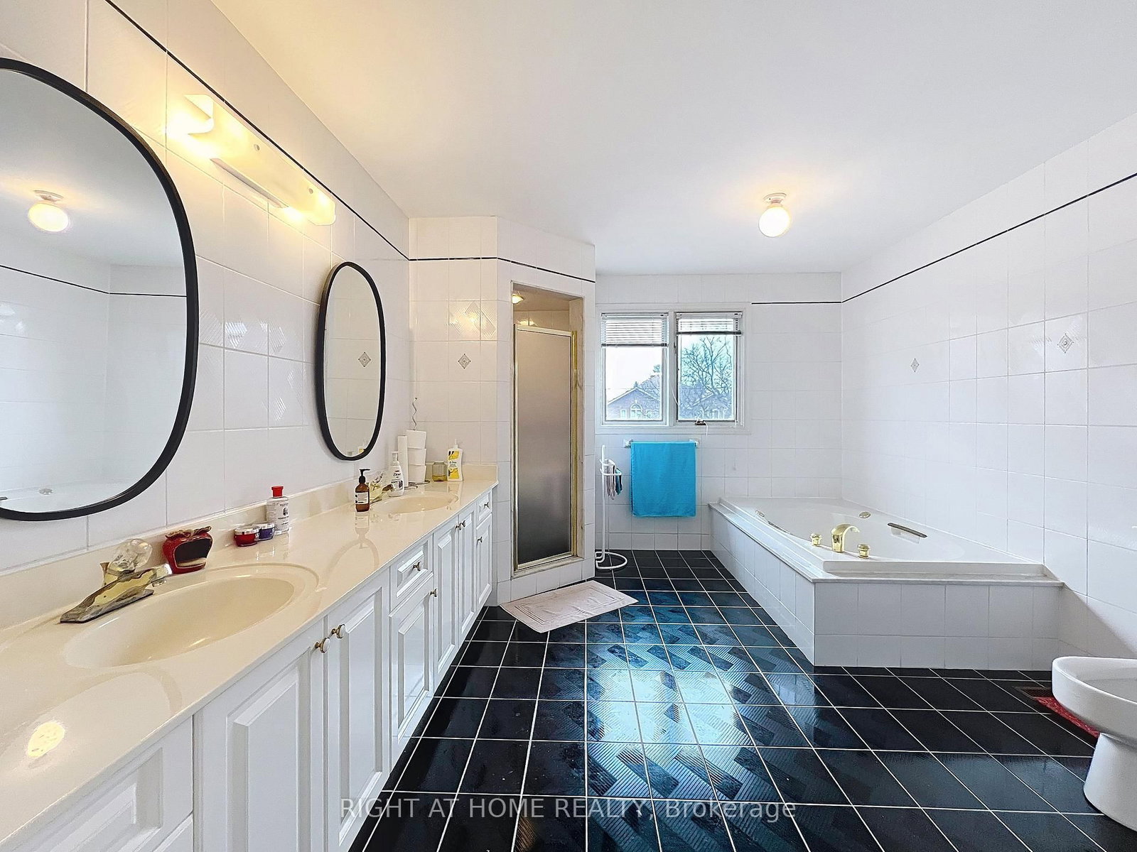 150 Holmes Avenue • Toronto, ON photo 31