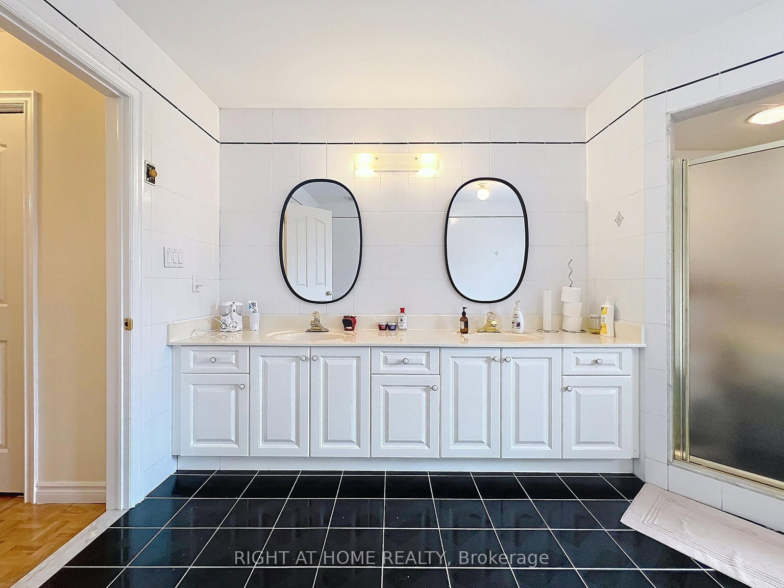 150 Holmes Avenue • Toronto, ON photo 32