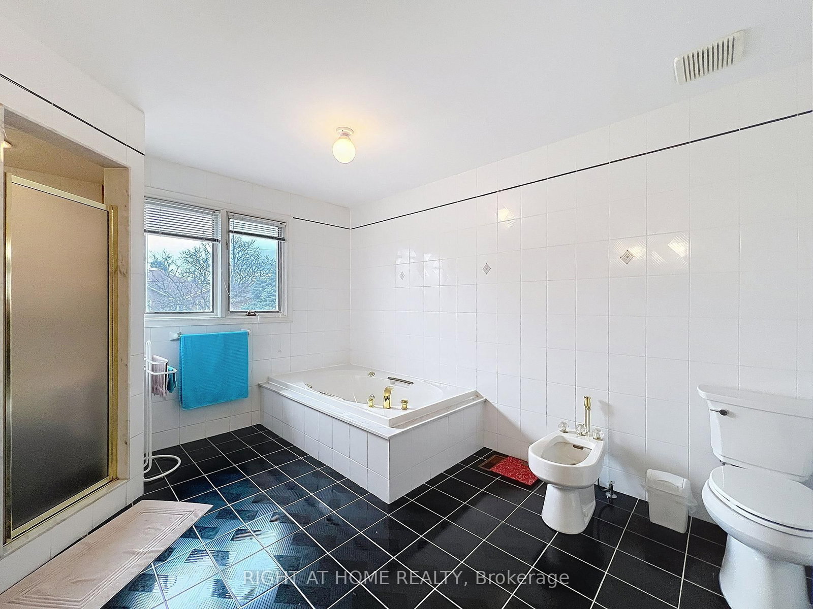 150 Holmes Avenue • Toronto, ON photo 33