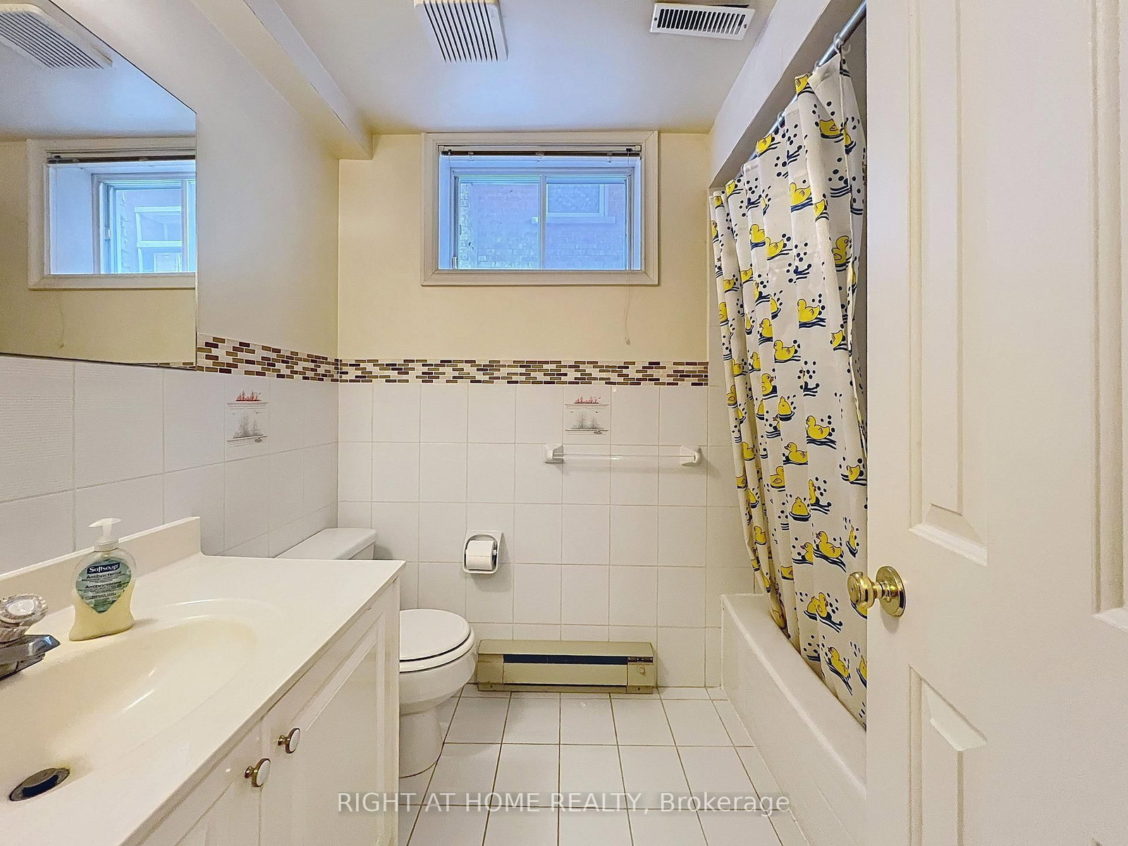 150 Holmes Avenue • Toronto, ON photo 37