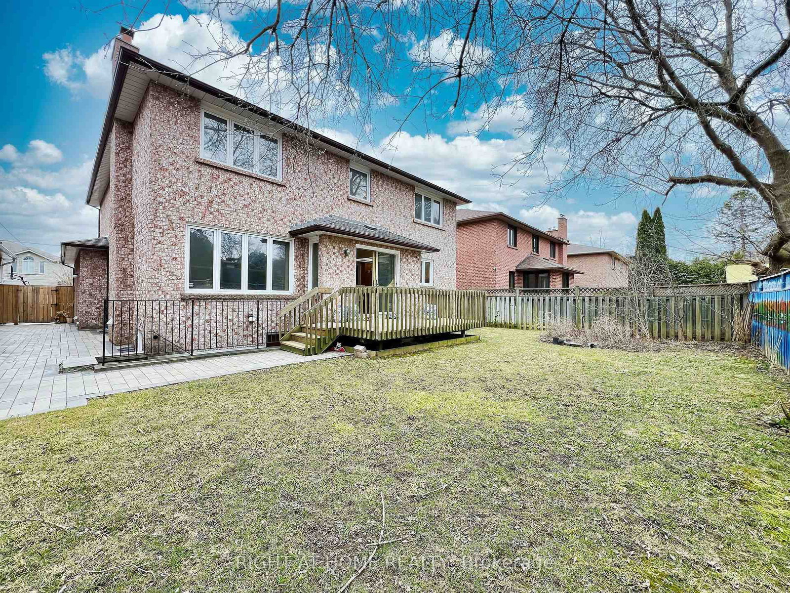 150 Holmes Avenue • Toronto, ON photo 8