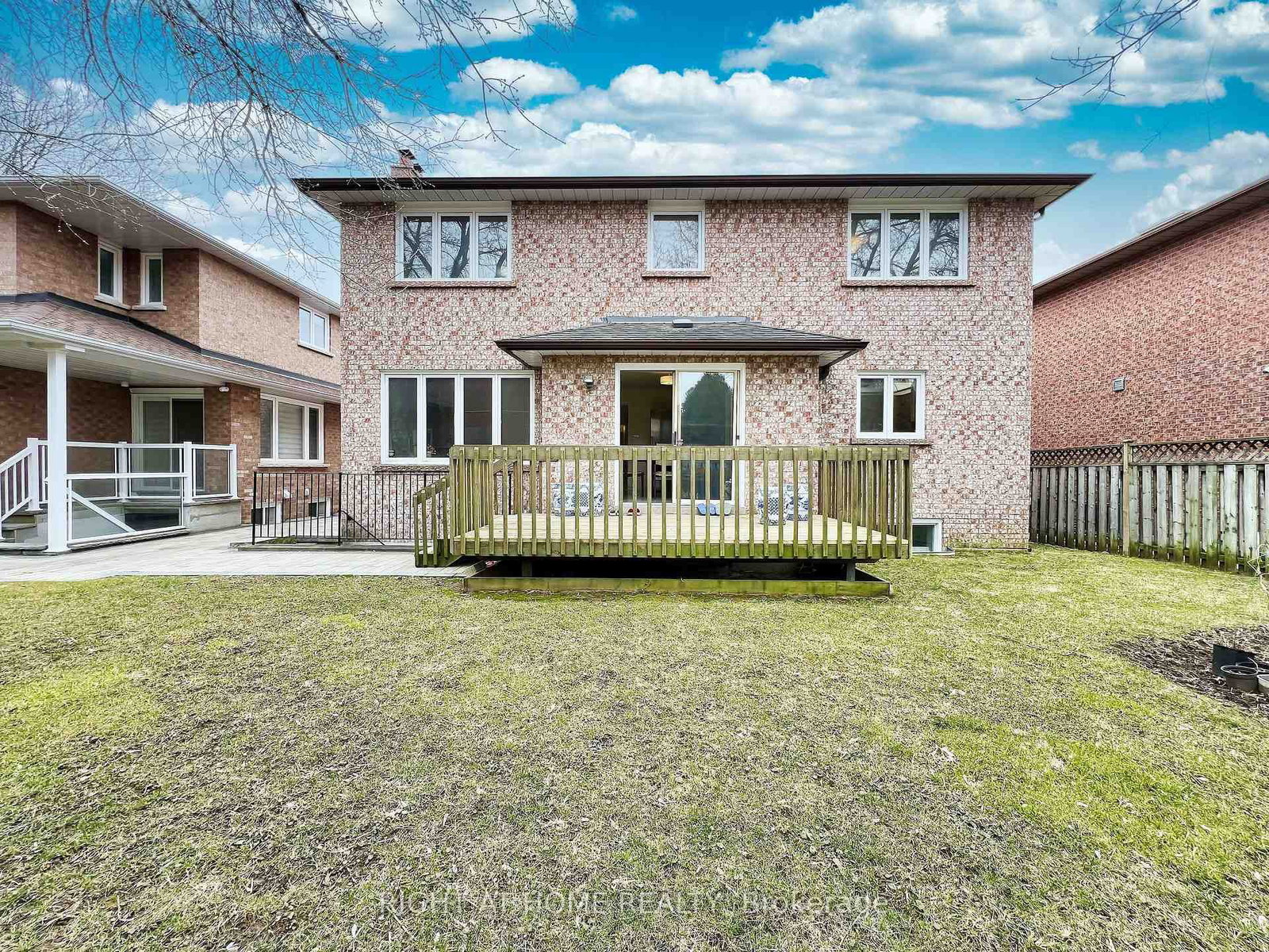 150 Holmes Avenue • Toronto, ON photo 9