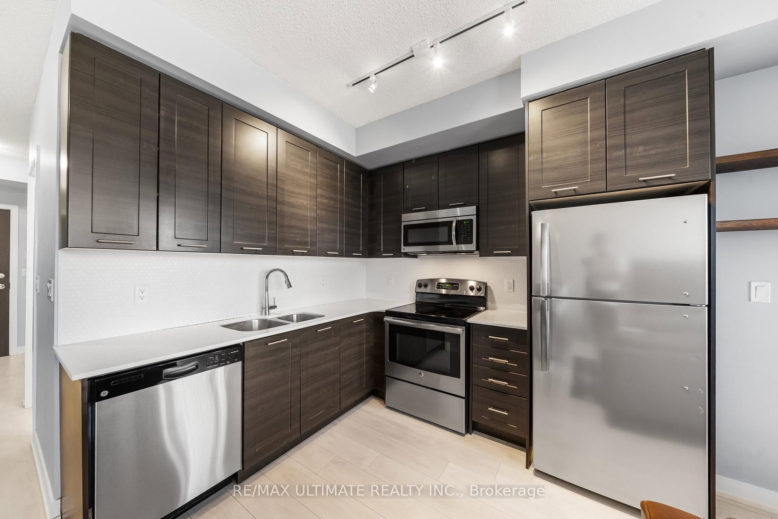 50 Bruyeres Mews • #1001 • Toronto, ON photo 15
