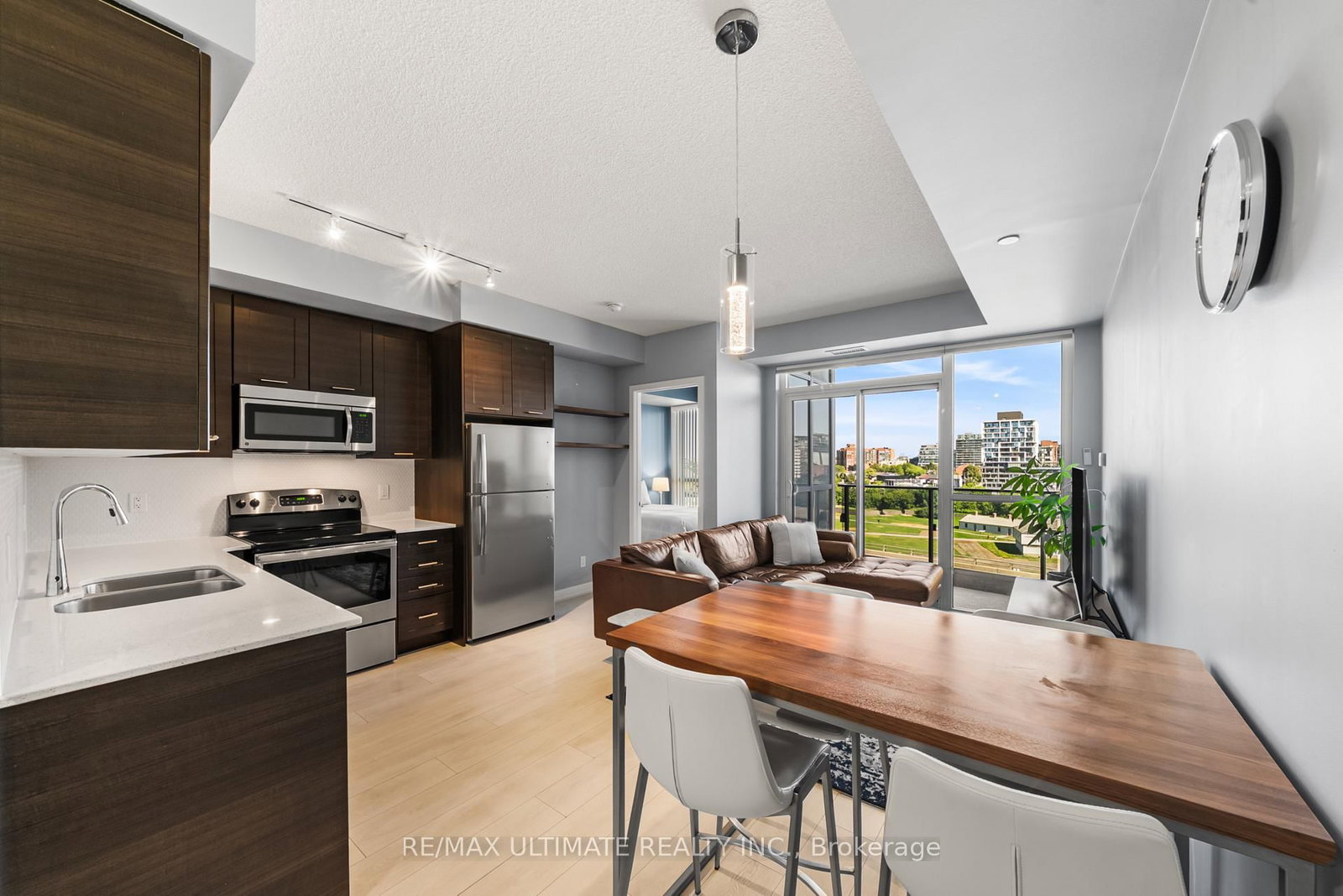 50 Bruyeres Mews • #1001 • Toronto, ON photo 3