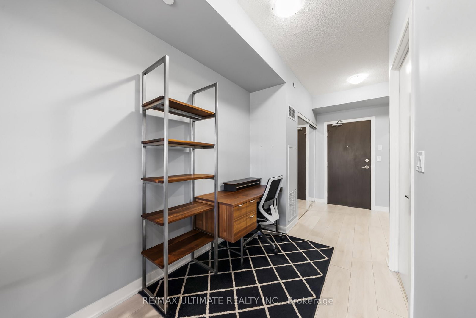 50 Bruyeres Mews • #1001 • Toronto, ON photo 5