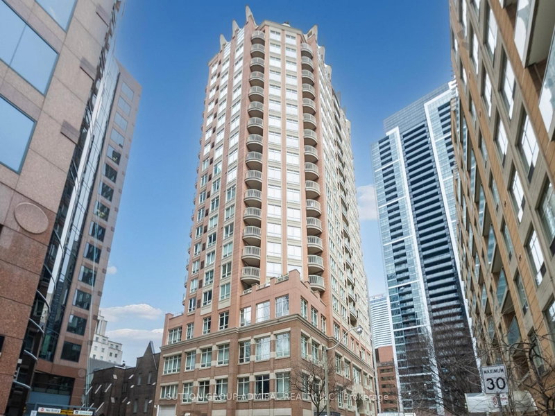 812 - 100 Hayden Street