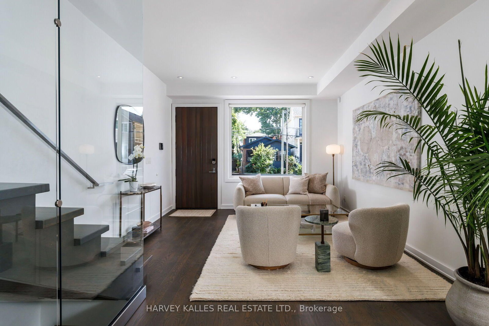 128 Montgomery Avenue • Toronto, ON photo 2