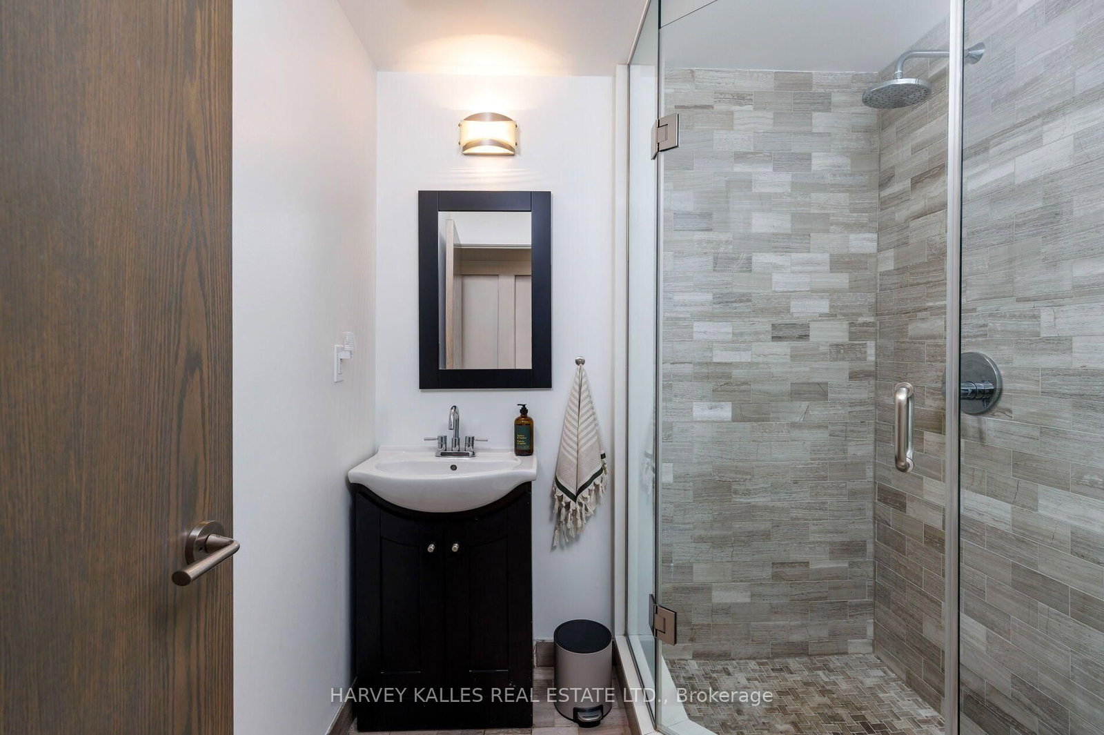 128 Montgomery Avenue • Toronto, ON photo 33