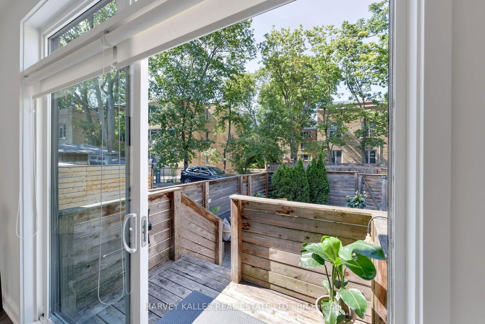 128 Montgomery Avenue • Toronto, ON photo 40